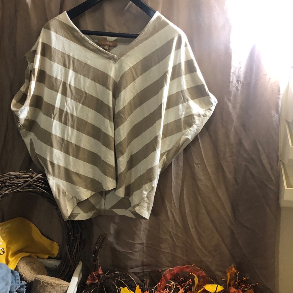🍷 Cold Shoulder Striped Top